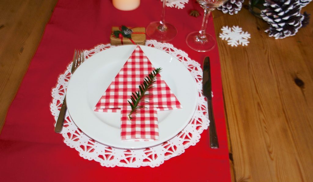Weihnachtliche DIY Tischdeko + Weihnachtsgrüße Weihnachtliche DIY Tischdeko + Weihnachtsgrüße