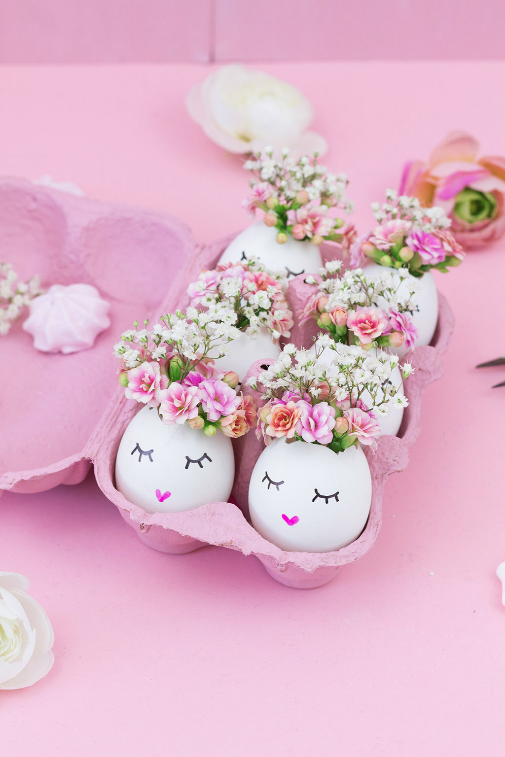 Frau Liebling - DIY Blog - Deko, Geschenke, Lettering - DIY Osterdeko: Vasen aus Eierschalen basteln - Ostereier kreativ gestalten