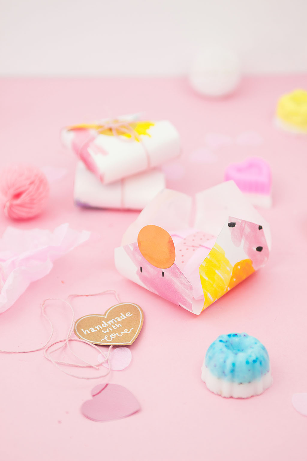 Frau Liebling - DIY Blog - Deko, Geschenke, Lettering - DIY Rosen Seife selber machen und verschenken