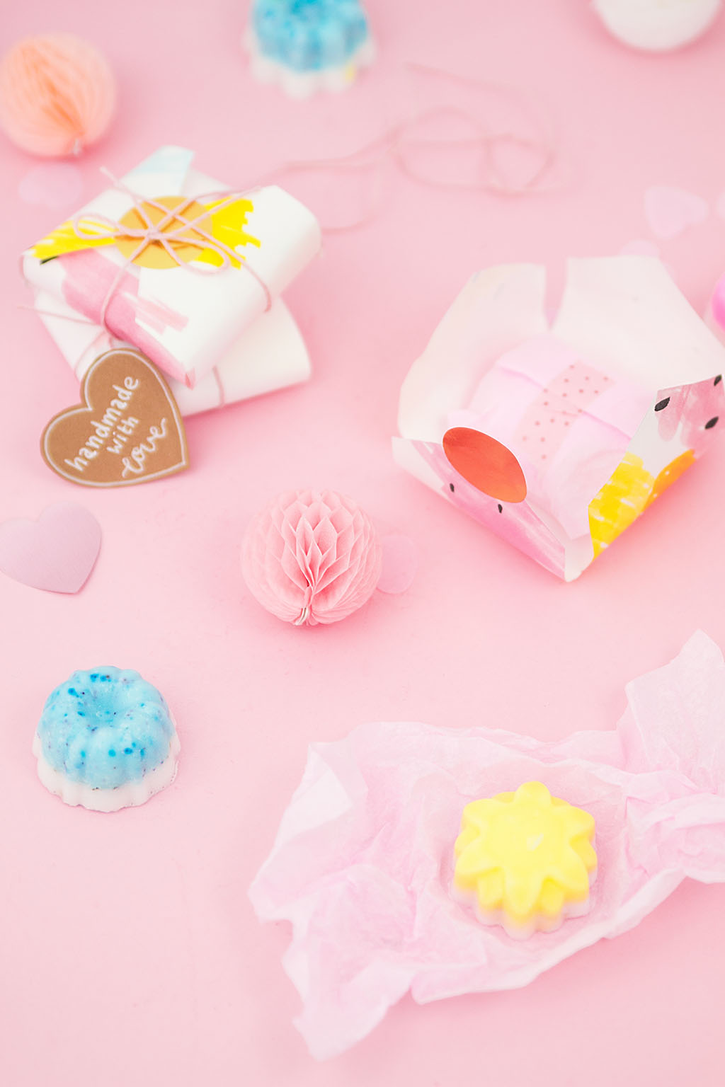 Frau Liebling - DIY Blog - Deko, Geschenke, Lettering - DIY Rosen Seife selber machen und verschenken