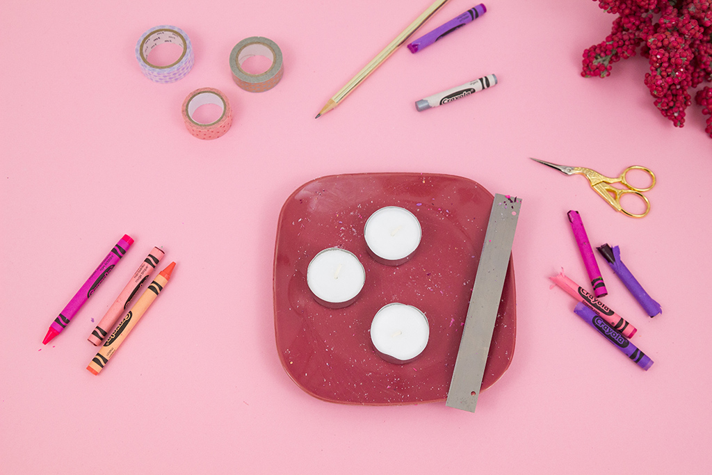 Frau Liebling - DIY Blog - Deko, Geschenke, Lettering - DIY aus Wachsmalstiften: Herz Kerzen selber machen