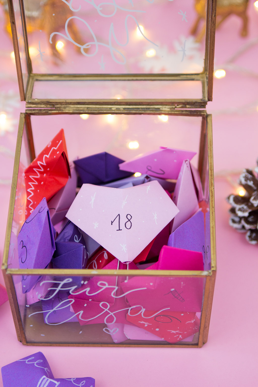 Frau Liebling - DIY Blog - Deko, Geschenke, Lettering - Adventskalender basteln mit 3d Origami Herzen