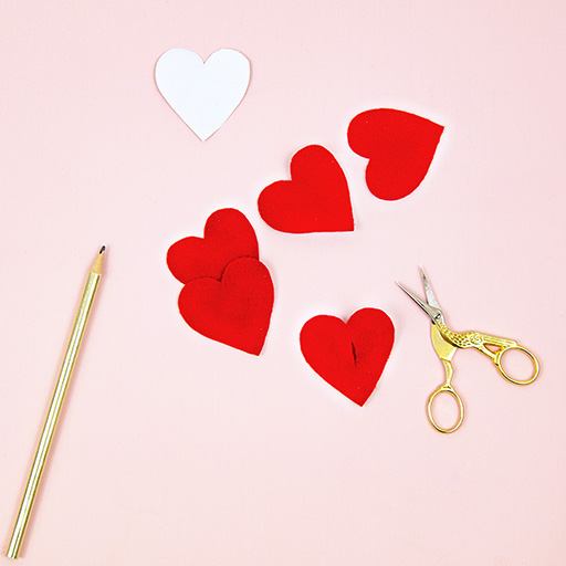 DIY Valentinstag Accessoire: Herz Patches selber machen