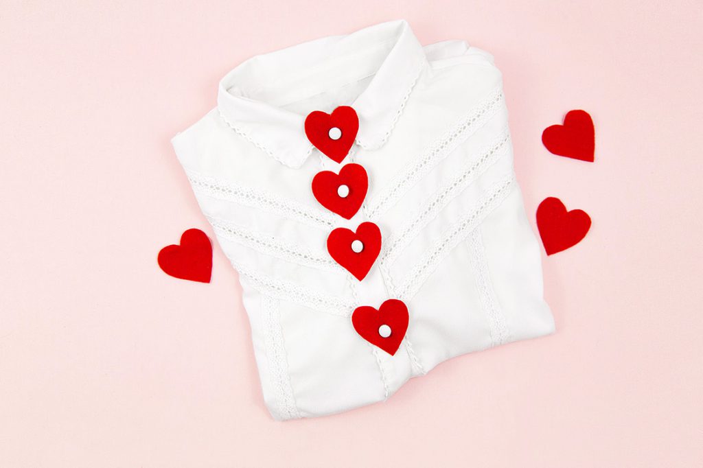 DIY Valentinstag Accessoire: Herz Patches selber machen