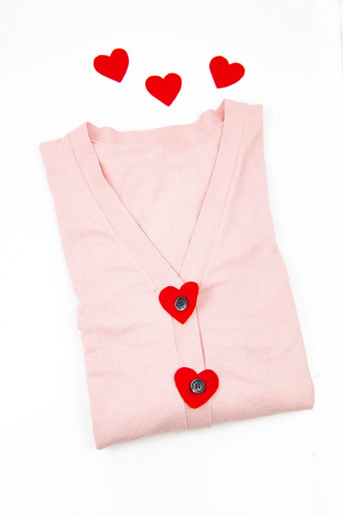 DIY Valentinstag Accessoire: Herz Patches selber machen