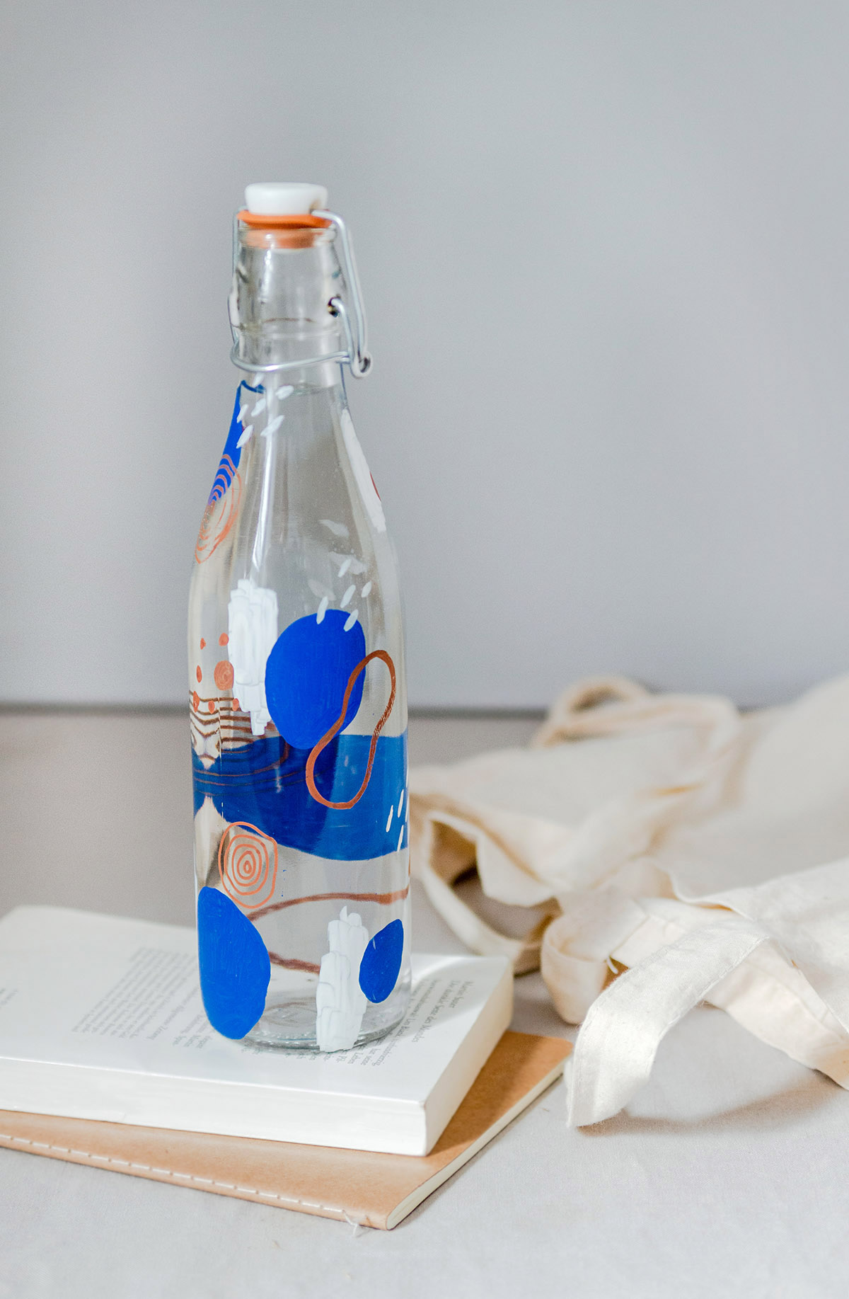 Frau Liebling - DIY & Nachhaltigkeit: Upcycling - Flaschen bemalen - vom Altglas zur Designerflasche