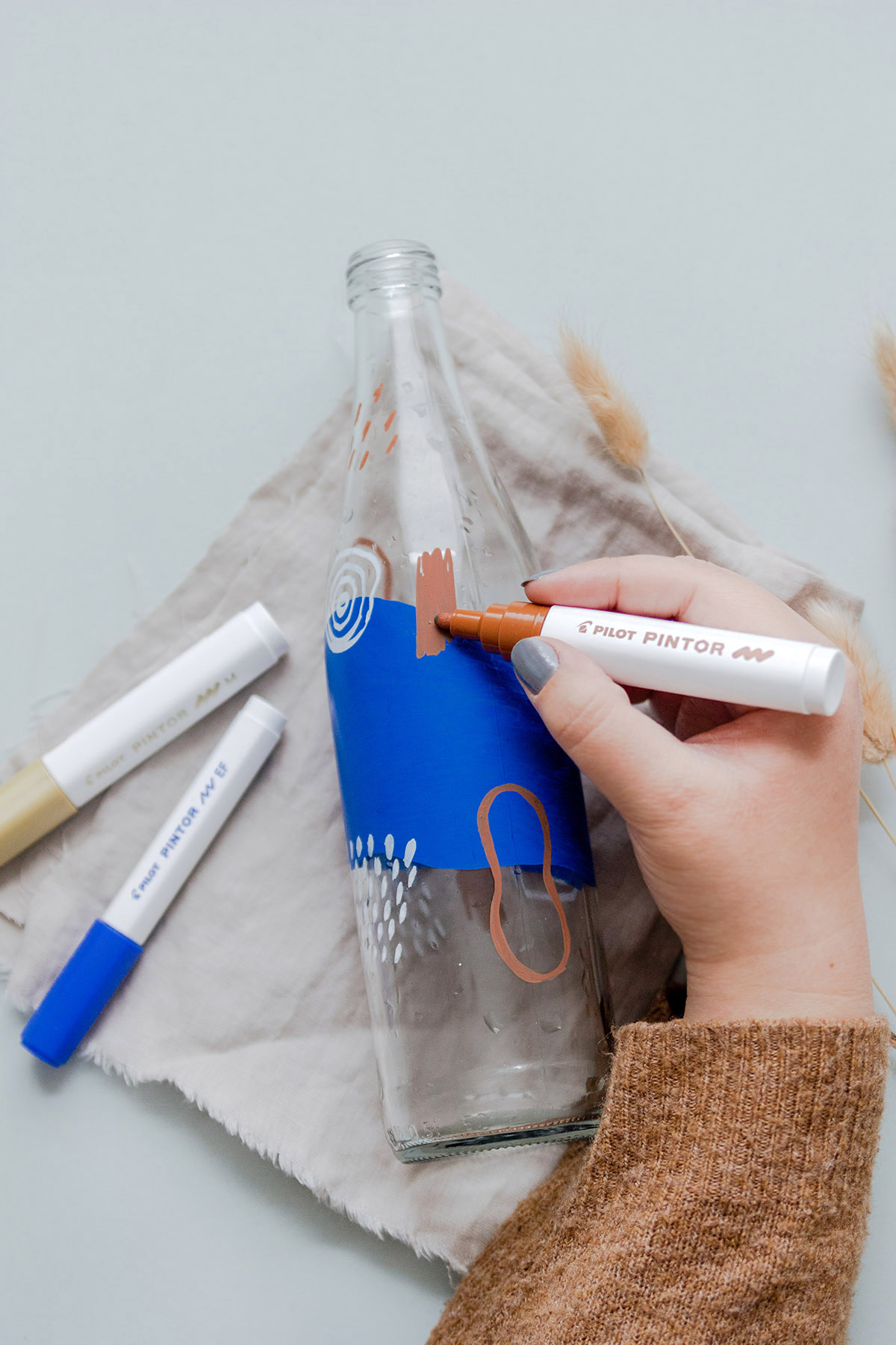 Frau Liebling - DIY & Nachhaltigkeit: Upcycling - Flaschen bemalen - vom Altglas zur Designerflasche